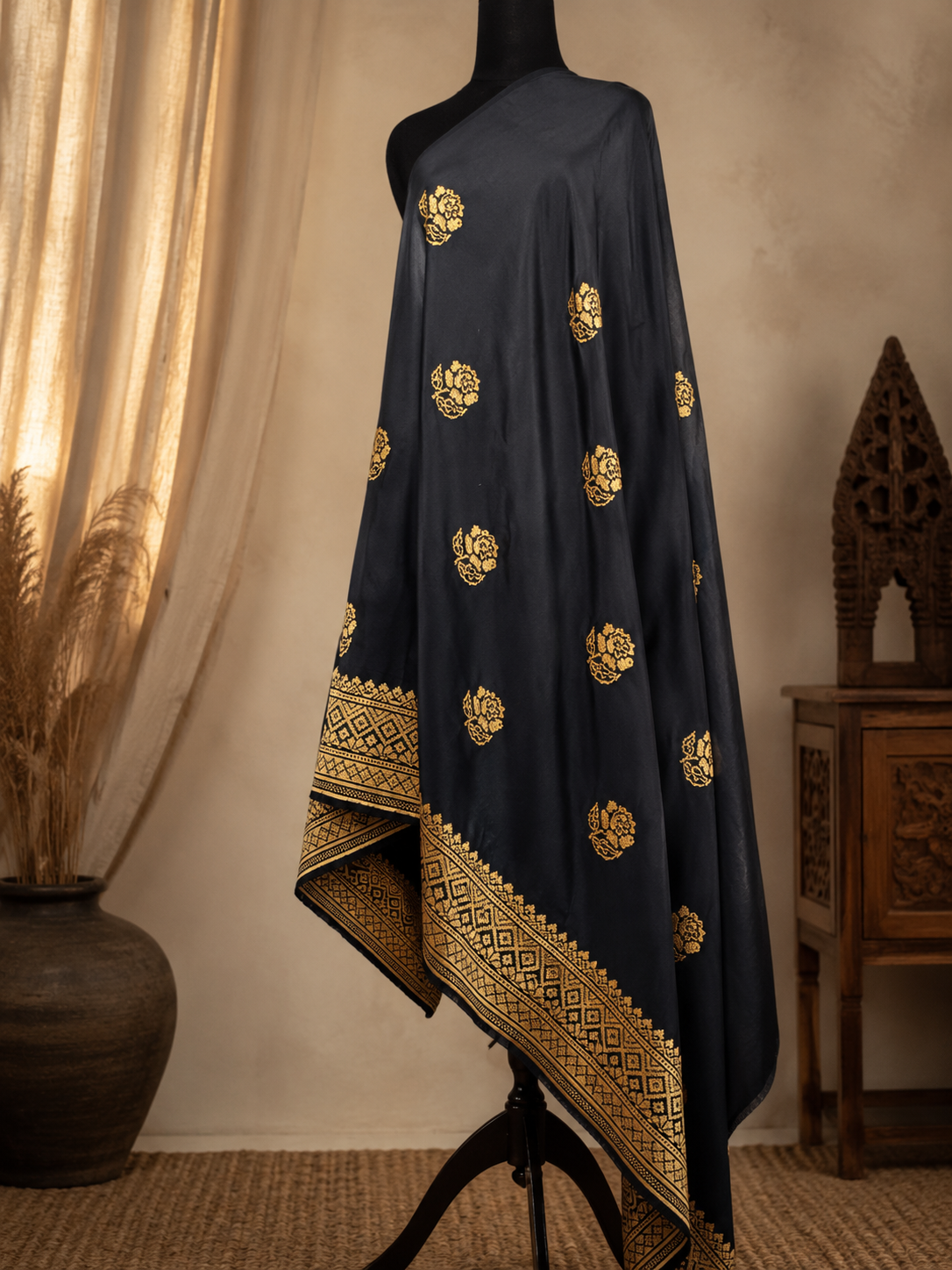KAIN SONGKET BERTOLAP